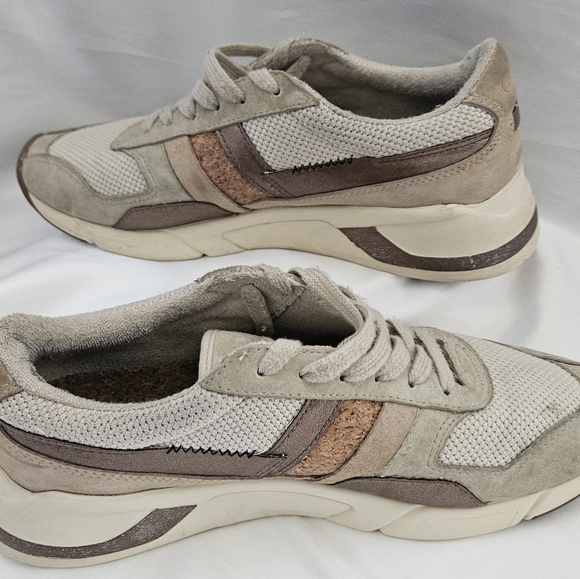 Women's size 8 Gola shoes - Picture 5 of 16